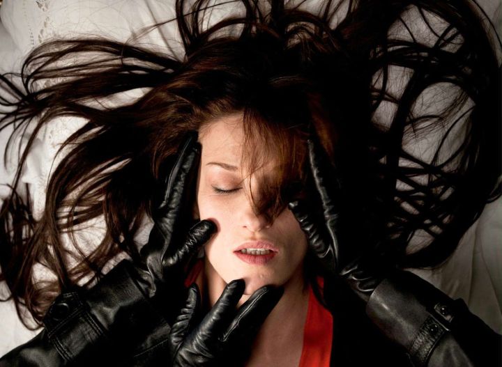 strange-color-of-your-bodys-tears_02