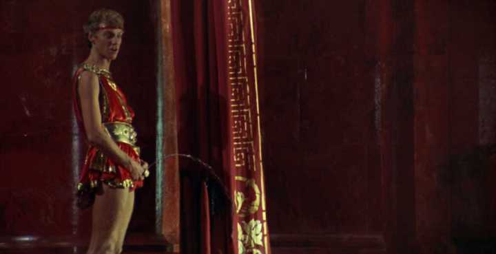 caligula_urinate