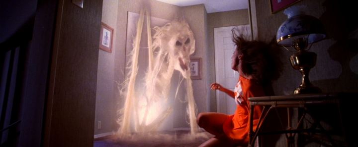 POLTERGEIST (1982). Director: Tobe Hooper. Cinematographer: Matthew F. Leonetti.